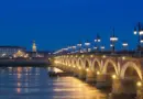 Dépose-minute pour les autocars devant le pont d’Avignon pour dégager la vue sur le monument