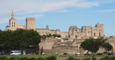 « Eugéniste positif et modéré » : après les propos d’un élu RN en conseil municipal d’Avignon, le PS saisit le préfet