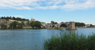 Festival d’Avignon confidentiels : le spectacle qui se vante d’être un « vu sur CNews »