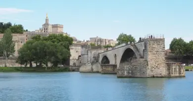 Jean-Michel Othoniel s’empare d’Avignon : plongée avec le sculpteur dans les coulisses de la création