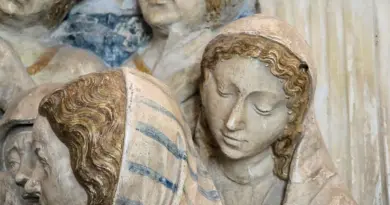 Louis Vuitton organise un défilé croisière au Palais des papes d’Avignon