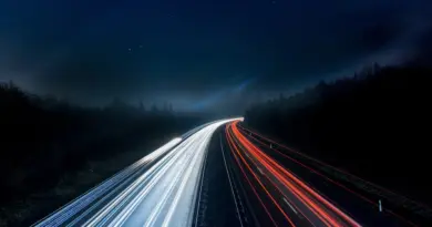 Le Tour Auto 2025 fait étape à Villeneuve-lès-Avignon : un événement entre tradition, patrimoine et innovation écologique