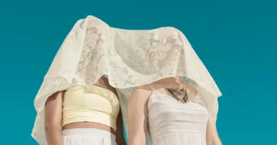« DERRIÈRE », L’HILARANT DUO LAUREAU & CHAIGNEAU REMET LE COUVERT